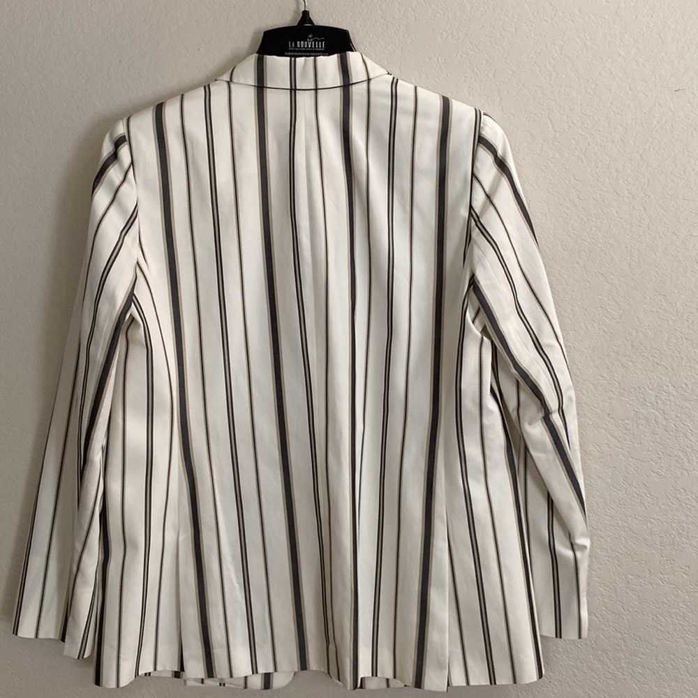 Lafayette 148 silk/cotton blazer, size 10. - Picture 3 of 6